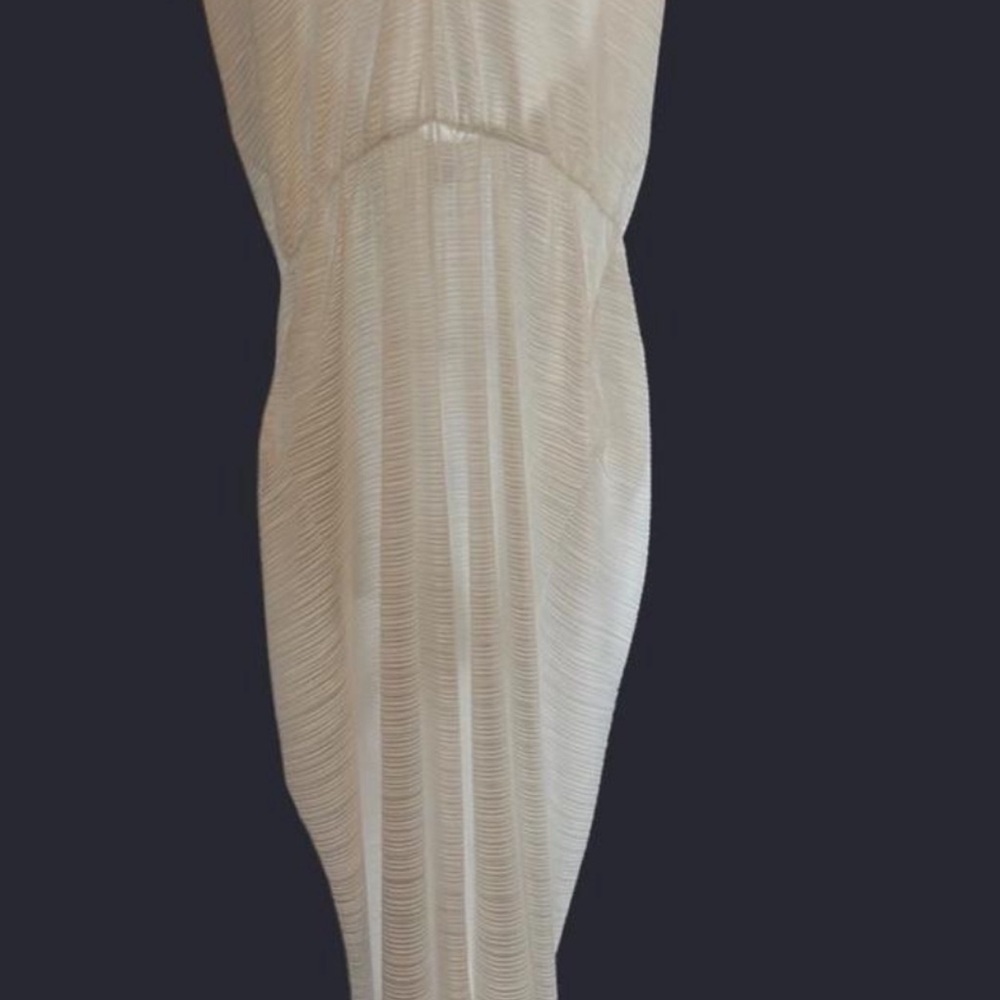Boutique Elegant Cream Satin Ribbed Halter Jumpsuit - Picture 5 of 10